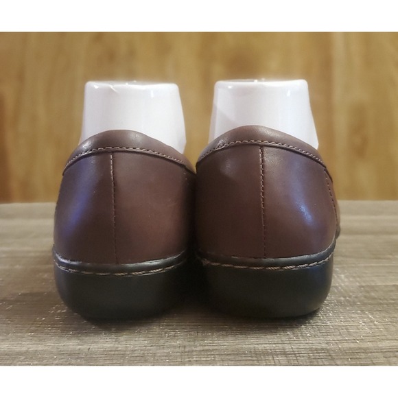 Clarks Women's Brown Leather Loafers - Picture 4 of 11